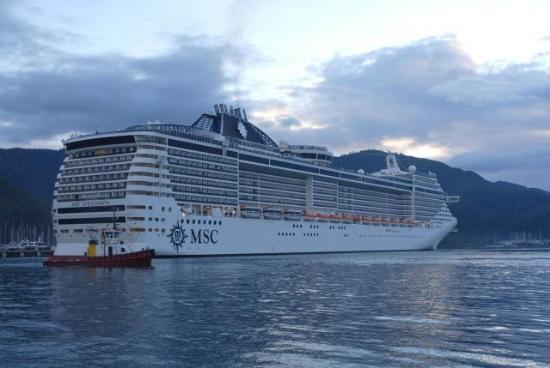 &quot;MSC Splendida&quot; Marmaris&#039;e Demir Attı