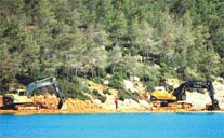 Plaket Veren Müdür Görevden Alındı