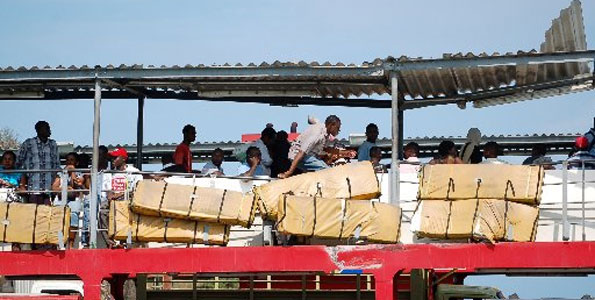 1550 Yolcu Taşıyan Feribot Sürükenince