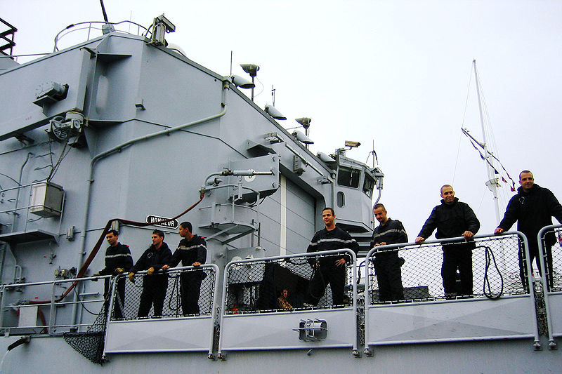 Fransız gemisi, 28 Somalili korsanı yakaladı