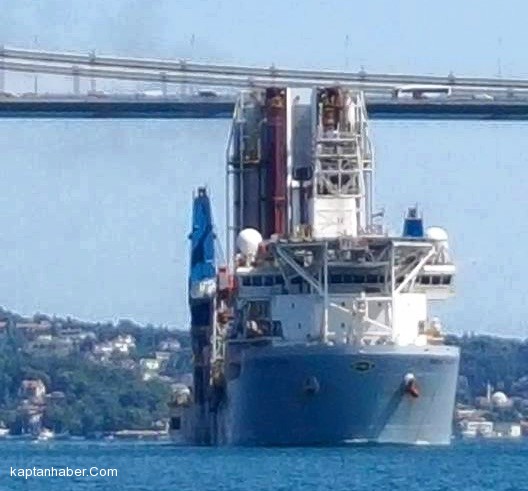 "Asil Gezgin" Boğaz'dan geçti, Marmara'ya açıldı