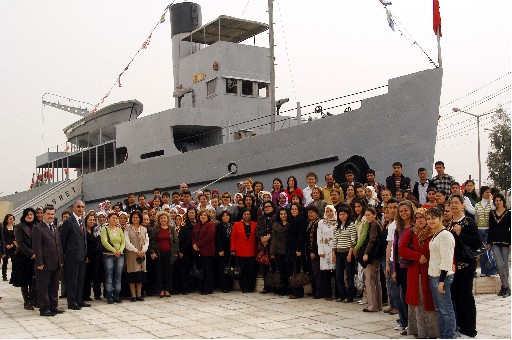 Nusrat Mayın Gemisine Ziyaretci Akını
