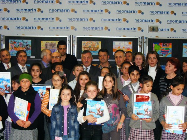 Ödüllerini Müsteşarın Elinden Aldılar