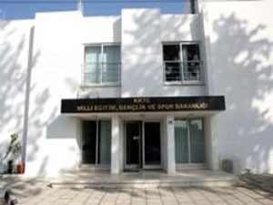 İlk Ve orta Dereceli Okullar Bugün Tatil