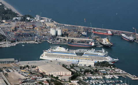 Antalya Limanı&#039;na 100&#039;den Fazla Gemi Demirleyecek