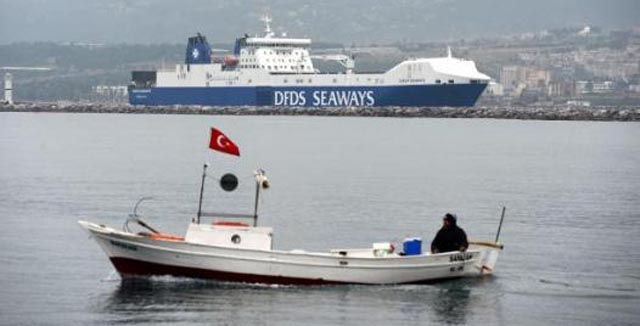 Gemi Yanaştı, Patriot'lar İndiriliyor