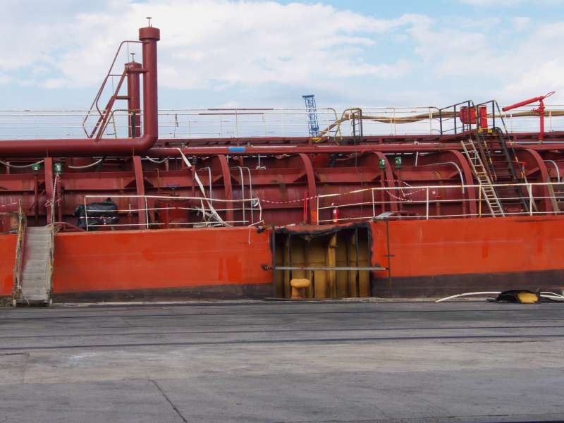 M/T Pazar'a rıhtımda römorkör çarptı