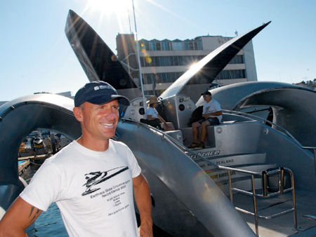 Çevreci süperbotun kaptanı esir alındı