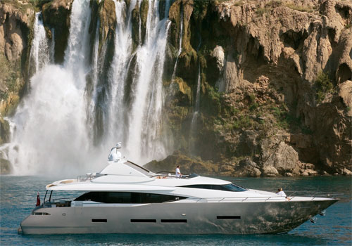 Antalya Dünyaya Yat Yetiştiremiyor