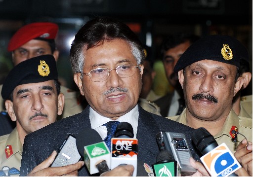 Pervez Müşerref istifasını açıkladı.