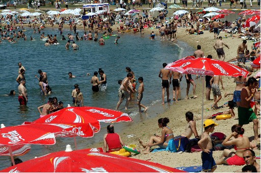 İstanbul plajlarına jet ski&#039;li cankurtaranlar