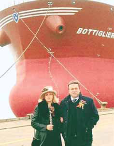 Bottiglieri 10 dökmeci gemiden ilkini teslim aldı