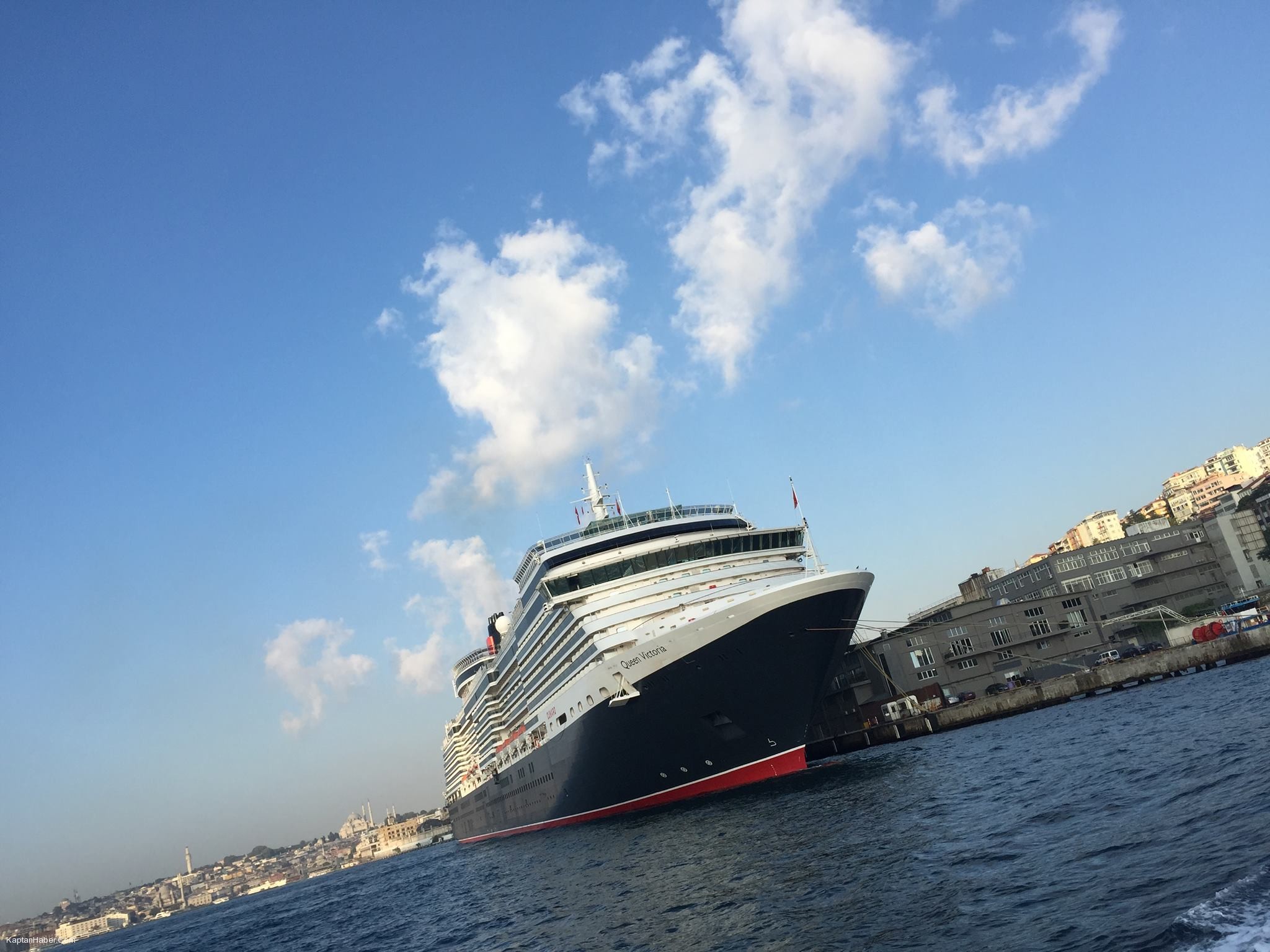 MS QUEEN VICTORIA, İstanbul Limanında