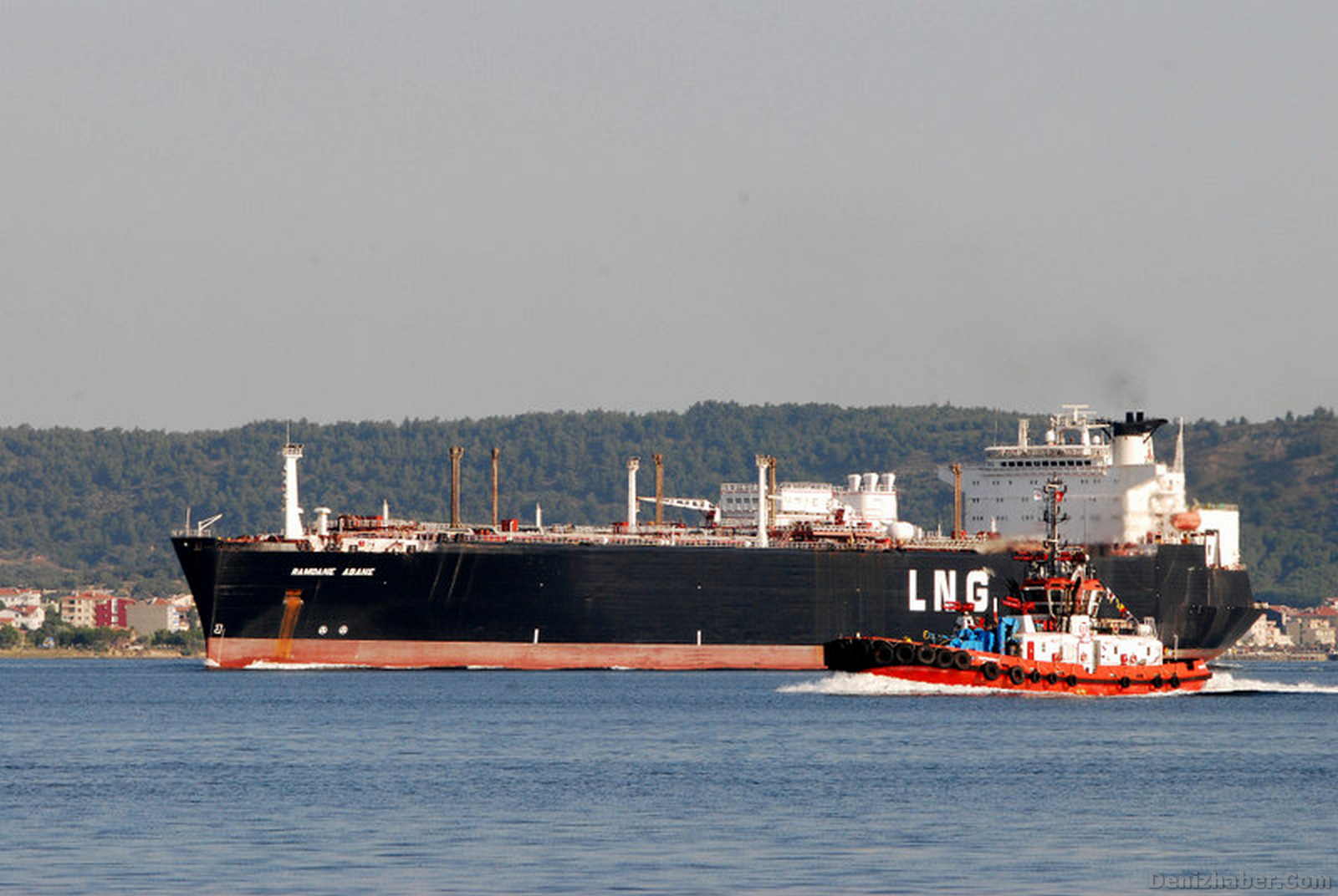 LNG &quot;RAMDANE ABANE&quot; Boğaz Geçişinde