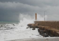 Girne Limanında Dev Dalgalar Oluştu