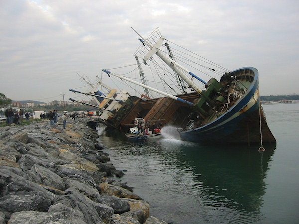 Bu Gemiyi Kısa Sürede Kurtardılar