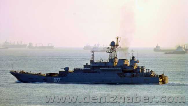 Rus Çıkarma Gemileri İstanbul Boğazından geçti