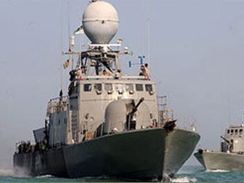 Rus savaş gemileri Süveyş Kanalı&#039;ndan geçti