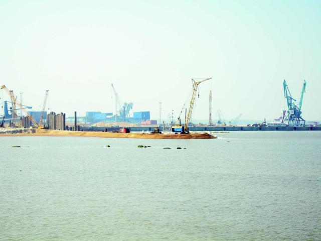 Rus limanları krize rağmen büyüyor