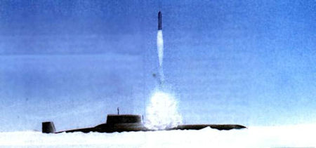 Nükleer Füze Denizaltıdan Fırlatıldı