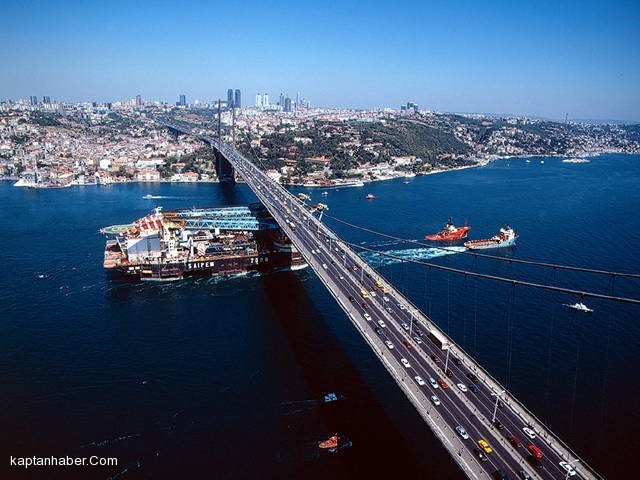 Doğalgaz boru hattı döşeme gemisi Karadeniz&#039;den ayrılıyor