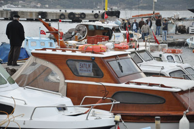 Tekneler  Birbiri Ardına Satılığa Çıkarıldı