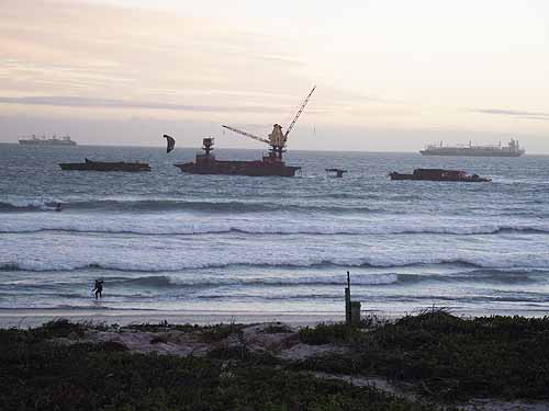 Türk gemisi  SELI 1 petrol kusuyor!