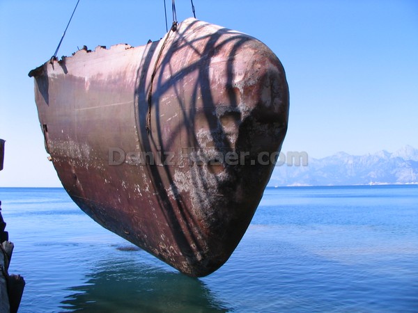 Sea Bright gemisi sökülüyor