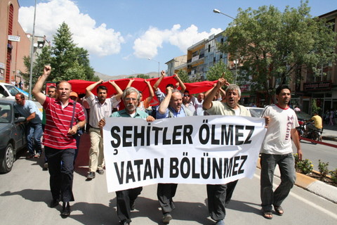 Gölçük'te Teröre Lanet Mitingi