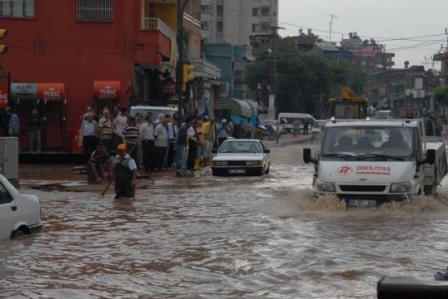 Yağış Hayatı Felç Etti
