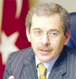 Şener İşadamlarını İkiye Böldü