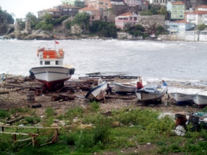 Balıkçı teknesi alabora oldu