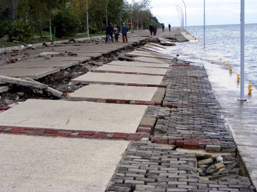 Lodos Yat Limanını Da Batırdı!