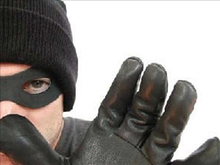 Armatör Şahin Samed'in villasında soygun