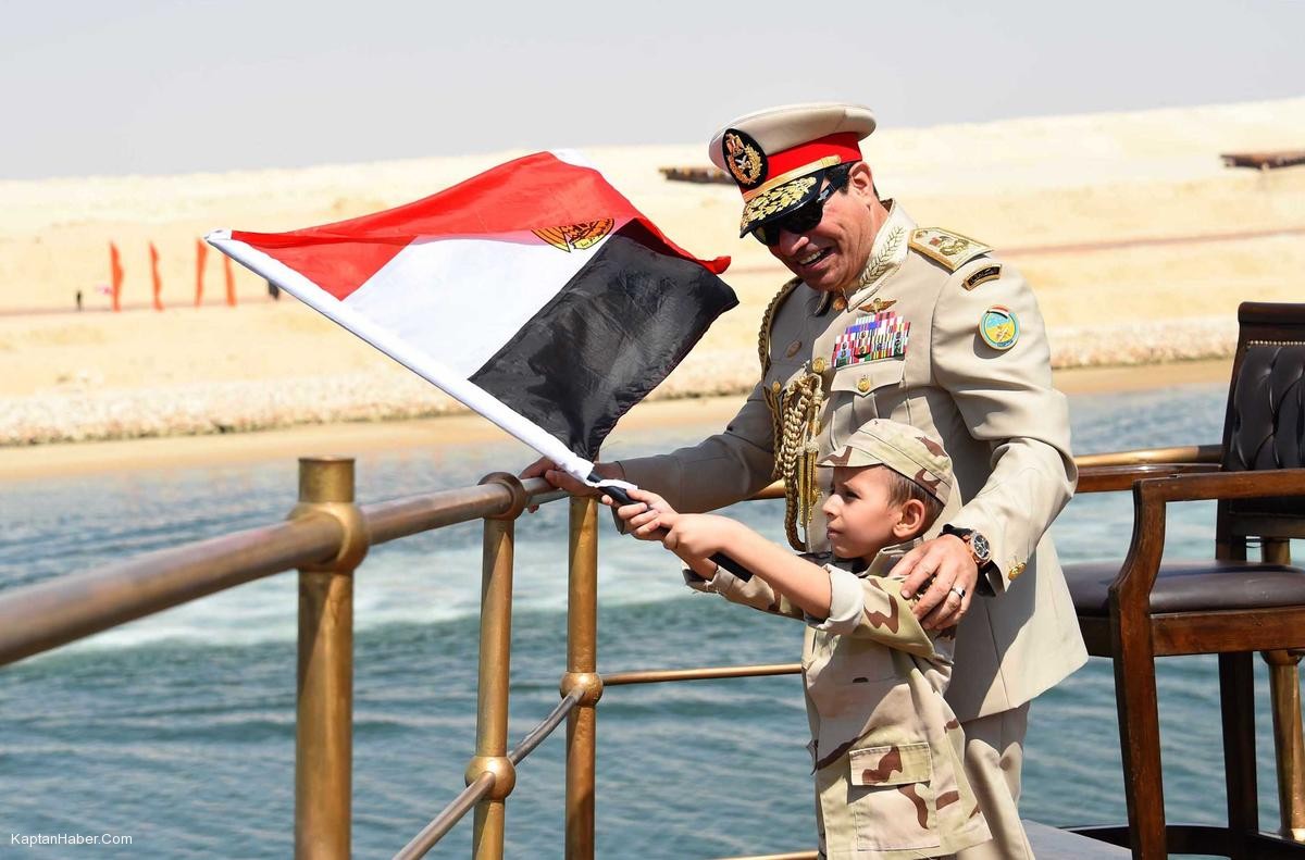 Mısır&#039;da &quot;Yeni Süveyş Kanalı&quot; açıldı