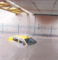 İstanbul Sele Teslim Oldu