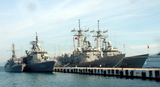 Beyaz Fırtına Gemileri Kuşadası'nda