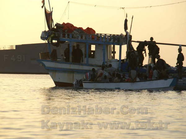 Komandolarımız Yemenli Balıkçıları Kurtardı