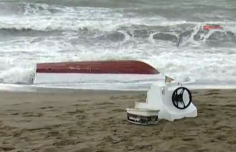 Antalya&#039;da Tekne Alabora Oldu