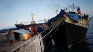 Pasifikte Bir Tekne Daha Battı