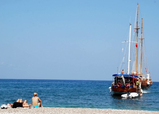 Tekneler Turistleri Rahatsız Ediyor