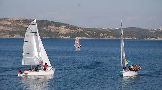 Adana'ya İki Eğitim Teknesi
