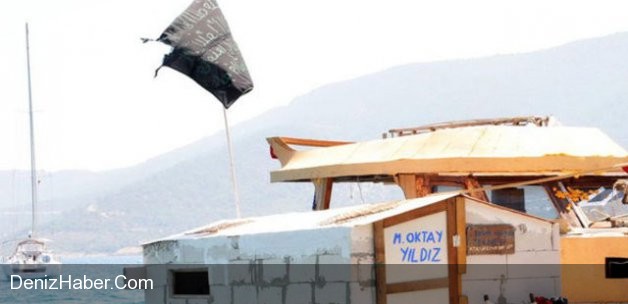 Tuhaf Bayraklı Teknekondu Yıkıldı