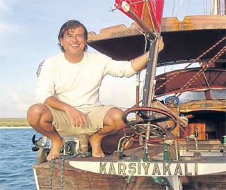 Kendi yaptığı tekneyle okyanusta tek başına