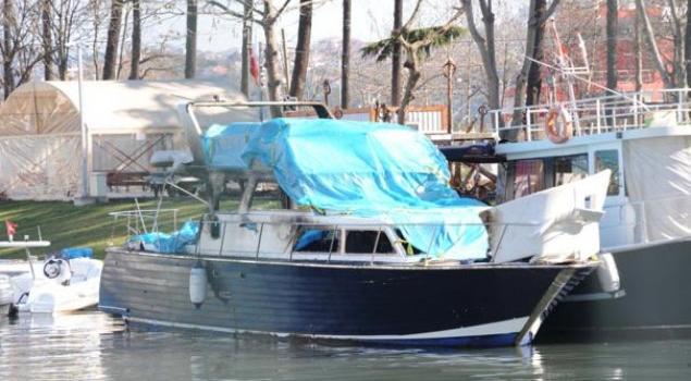 Tuhaf: Tekne Yandı, İçindekiler Kaçamadı!