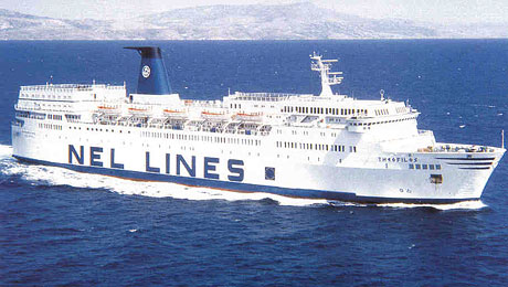 Kayalara Bindiren Feribot Tahliye Edildi