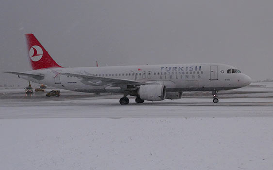 Hava ve deniz ulaşımı aksamaya devam ediyor
