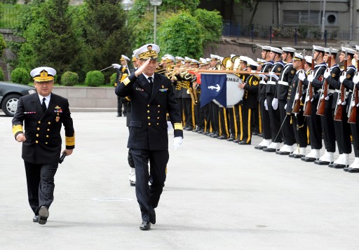 Tunuslu Amiralden Metin Ataç&#039;a Ziyaret