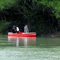 Tekne Bozulunca Nehirde Mahsur Kaldılar