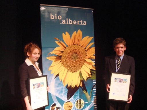 Türk İkizler Kansere Çare Arıyor